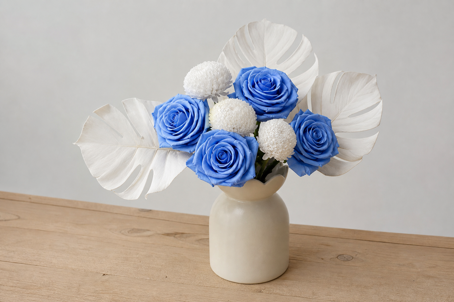 Rose Blue Dining Table Centerpiece