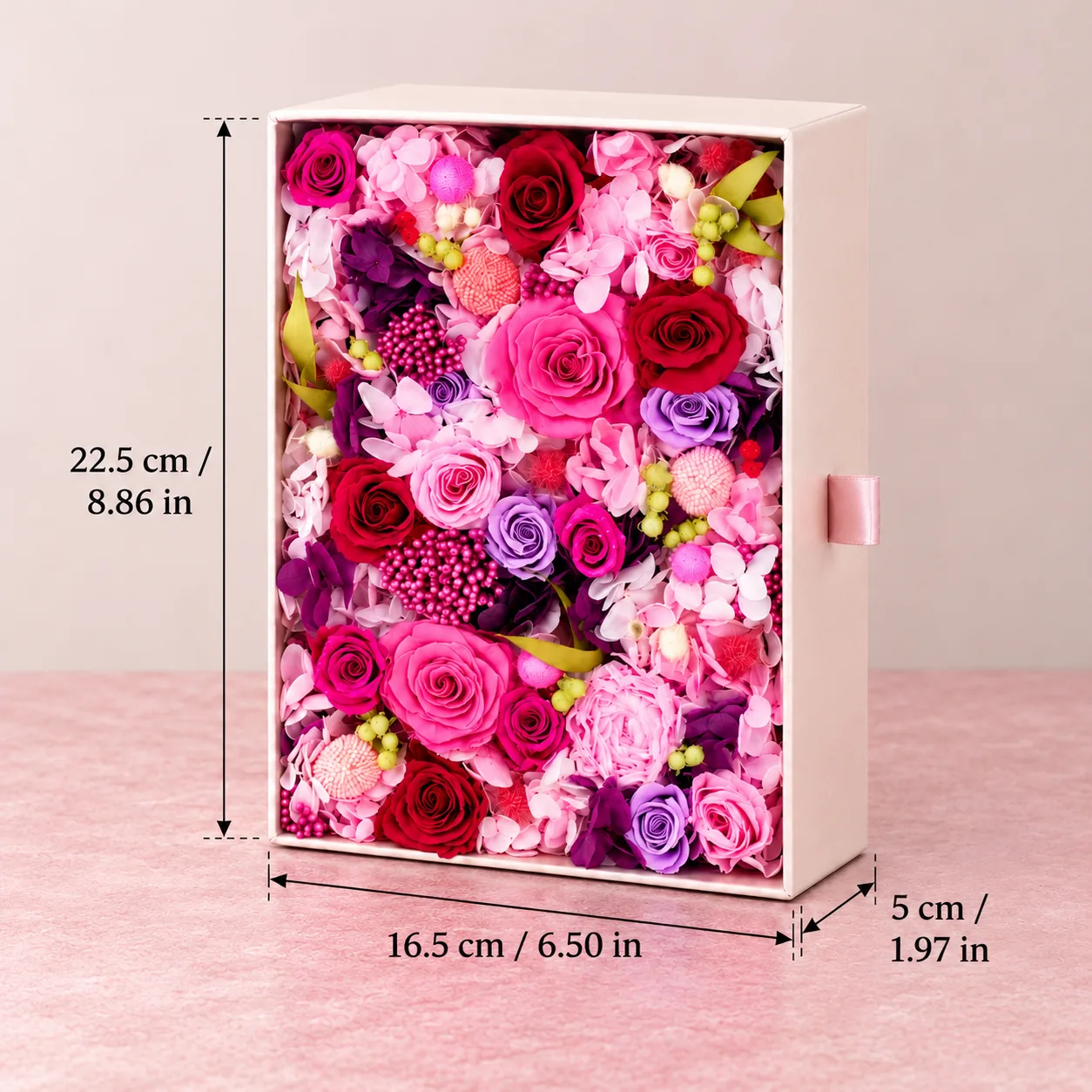 Berry Blush Flower Box size chart: 16.5 cm long, 22.5 cm wide, 5 cm tall