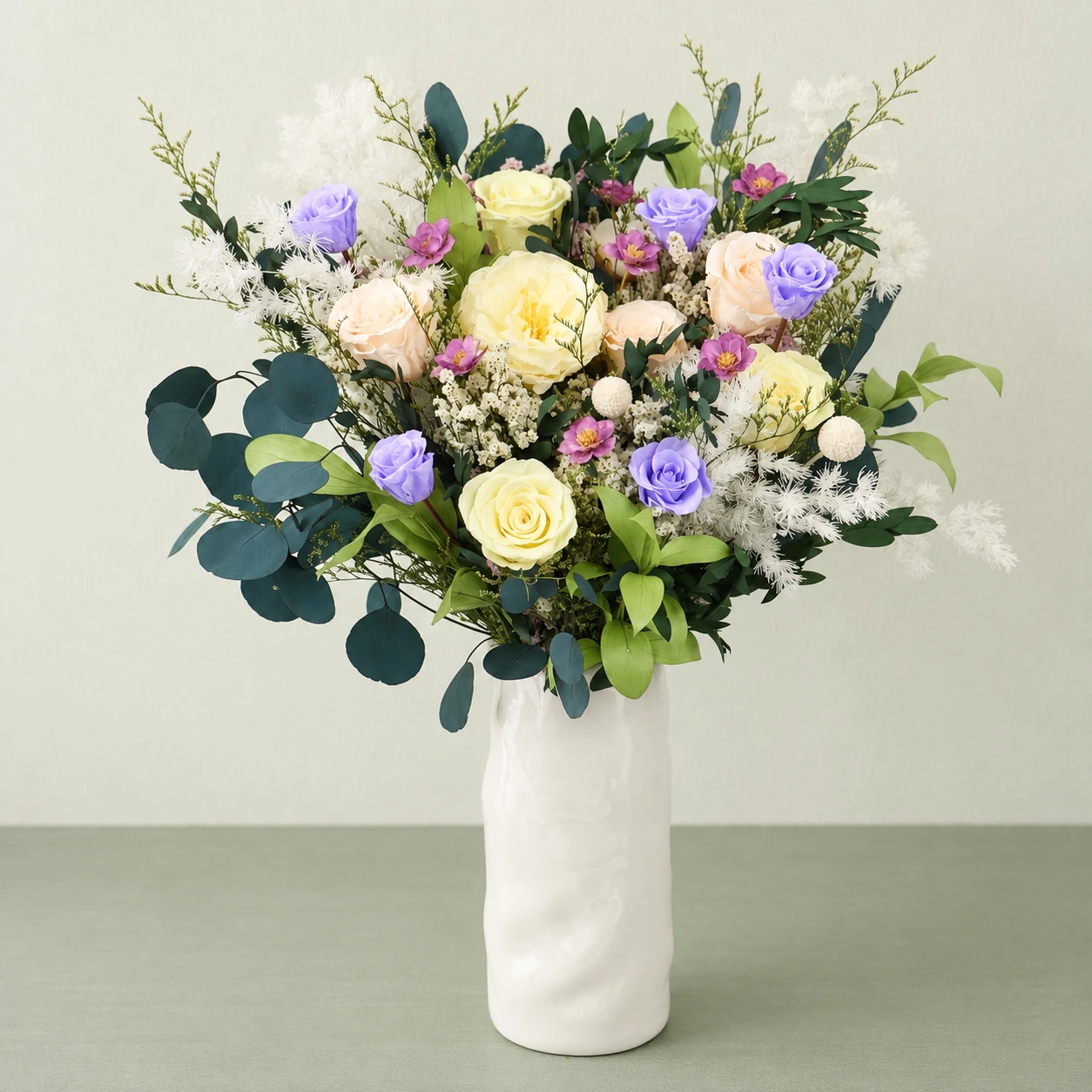 Butter & Lilac Grand Bouquet